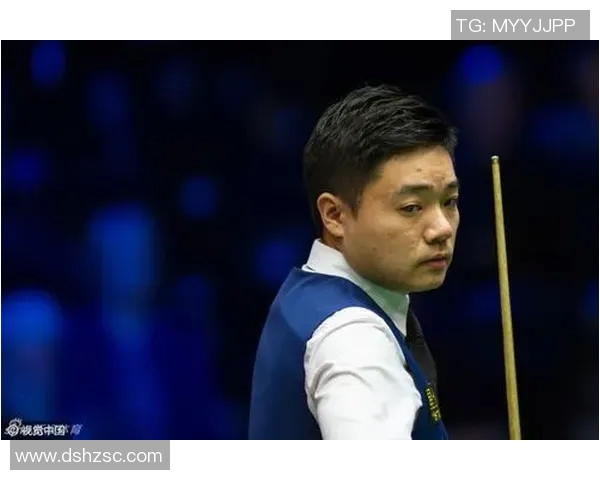 丁俊晖与希金斯巅峰对决冠中冠赛场再现经典对抗